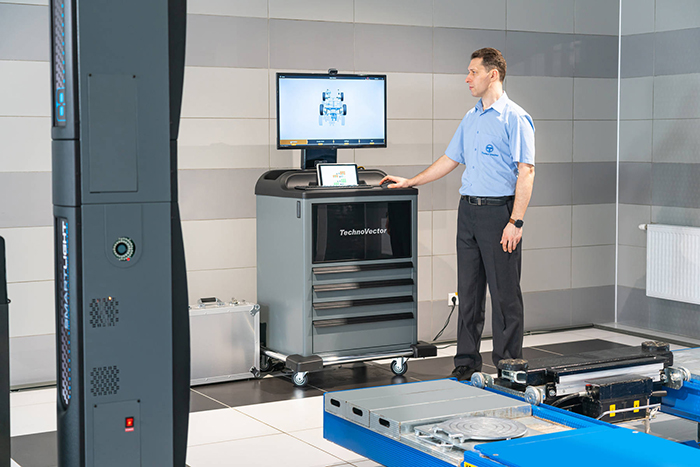 Thiết bị kiểm tra góc đặt bánh xe 3D Techno Vector 8 V 8218 Thiết bị kiểm tra góc đặt bánh xe 3D Techno Vector 8 V 8218